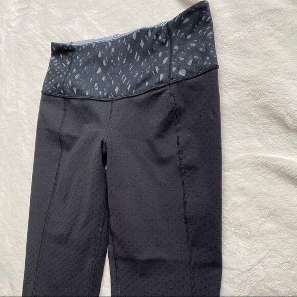 Lululemon Gather & Crow Crop II - Picture 9 of 15